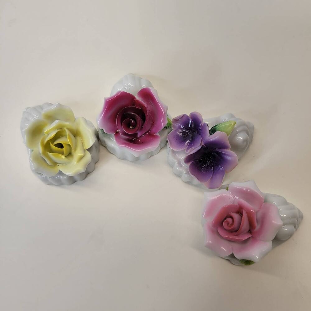 Set of 4 Vintage Aynsley English Fine Bone China Flower Place Card Holders
